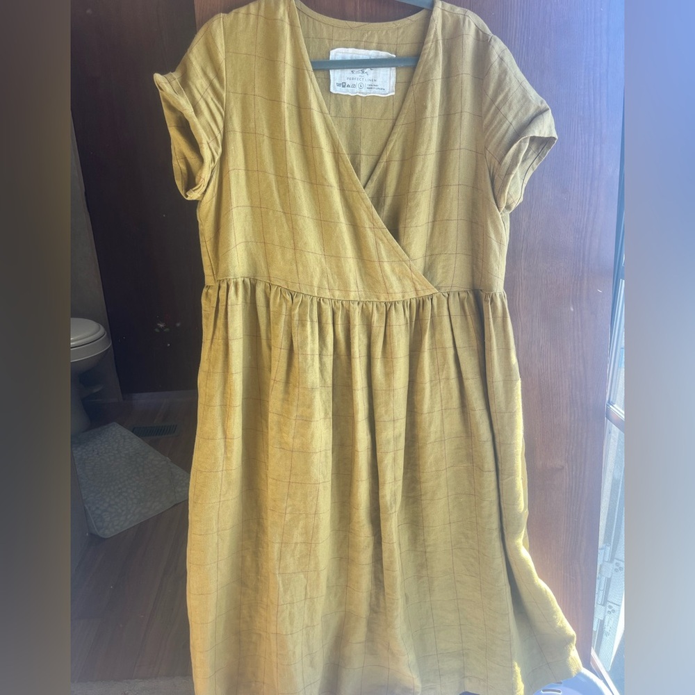 NPL. MAMA maxi with cross top mustard checks  size L